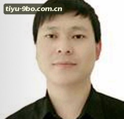 李伟